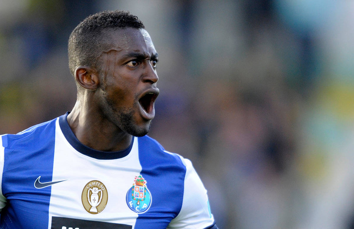 重磅！本菲卡外线爆发穆古鲁扎关键节点逆转，成都蓉城今晚更衣室发声(俄巨舰遭重磅炸弹击中)